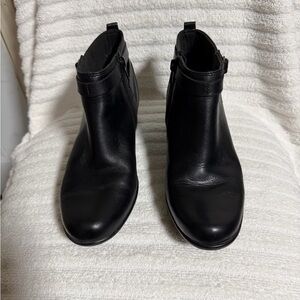 Clarks Black Leather Malia Hawthorne Ankle Boots Women. Size 8.5